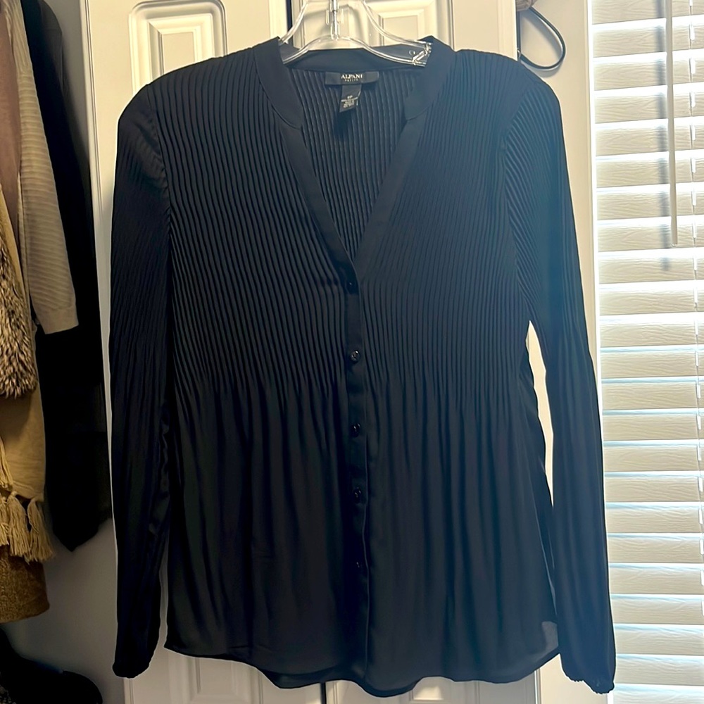 Alfani Black Top!